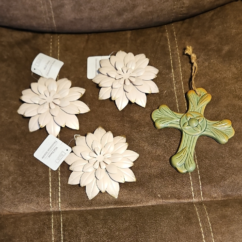 Floral Wall Decor Set with Cross